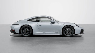 2026 Porsche 911 Carrera 4 GTS