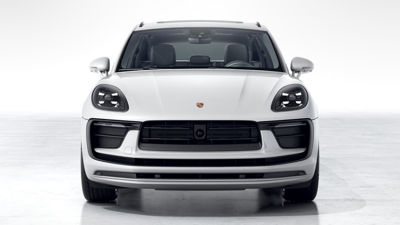 2026 Porsche Macan AWD