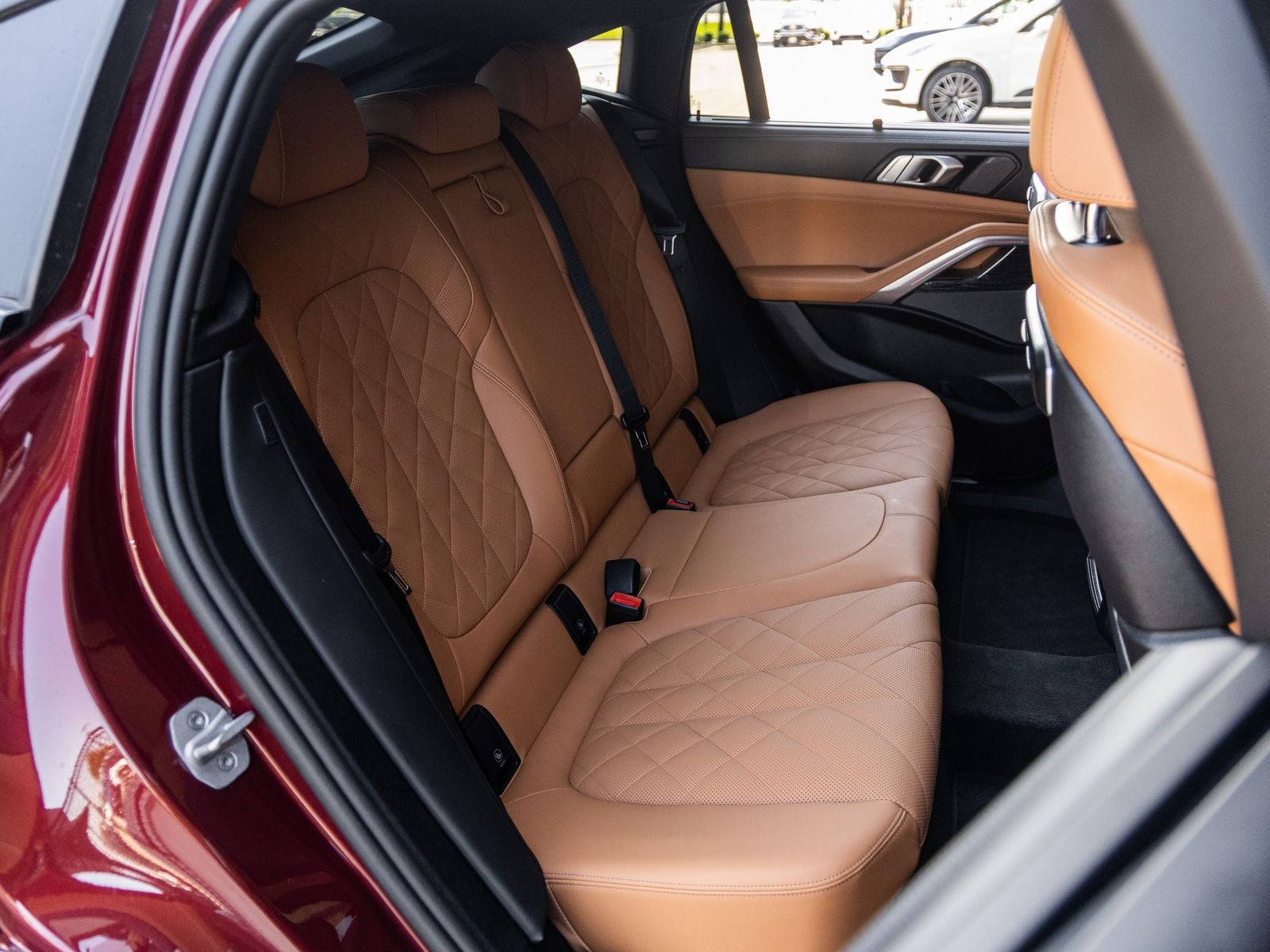2025 BMW X6 M60i