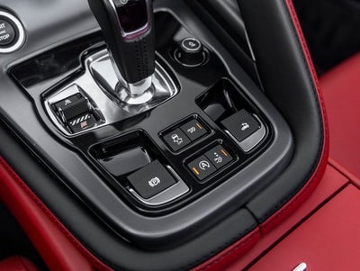 2018 Jaguar F-TYPE R