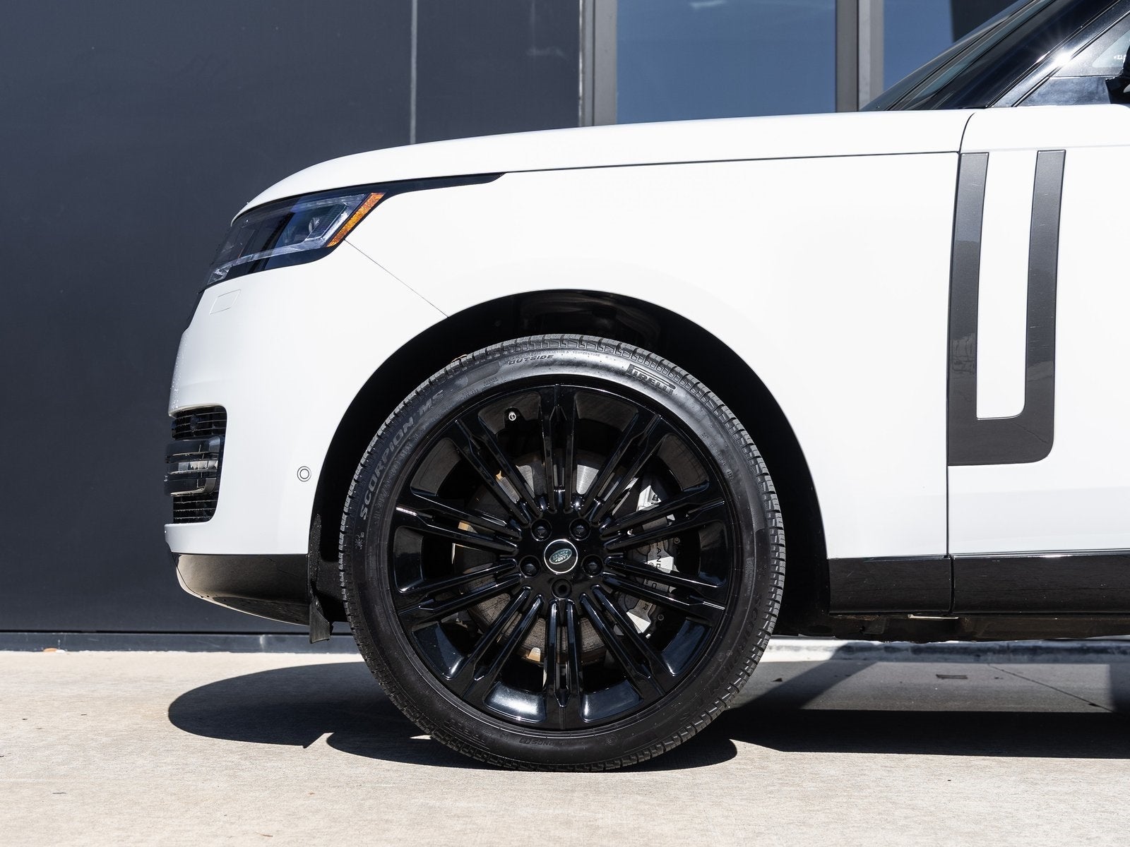 2025 Land Rover Range Rover SE