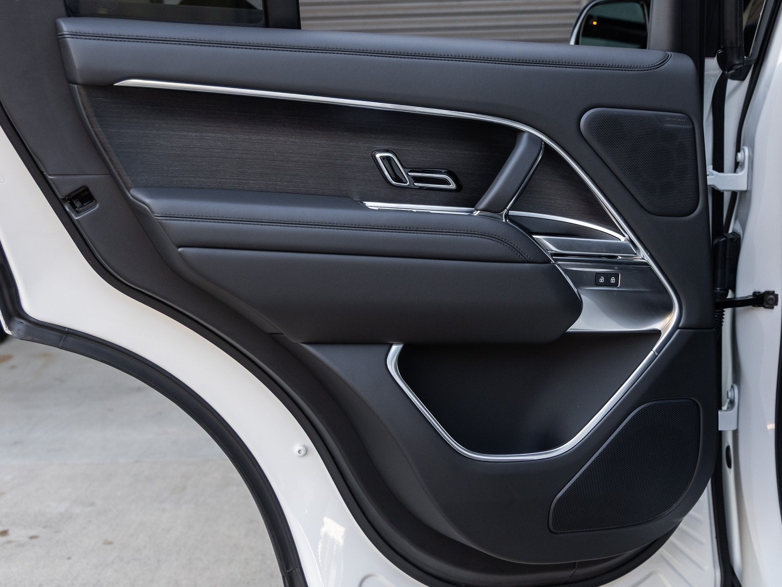 2025 Land Rover Range Rover SE