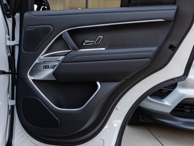 2025 Land Rover Range Rover SE