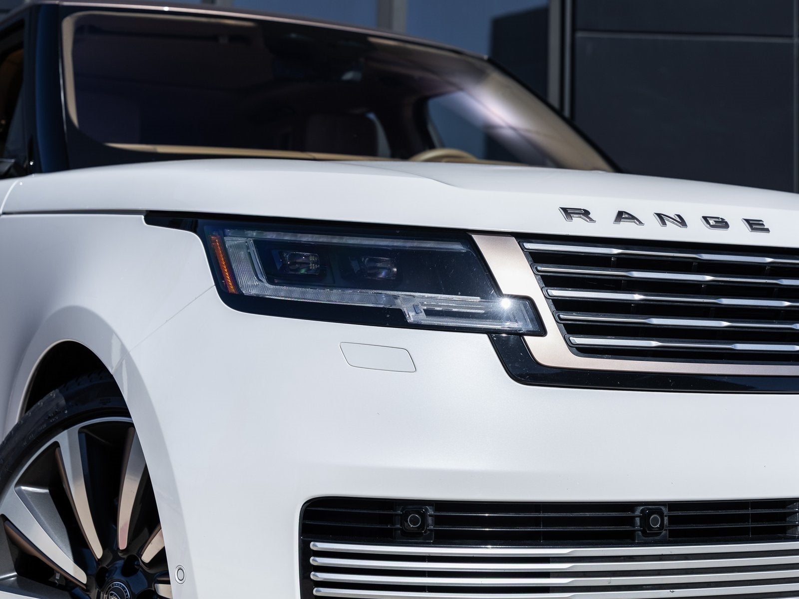 2022 Land Rover Range Rover SV