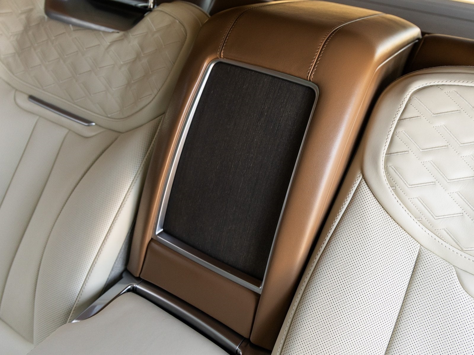 2022 Land Rover Range Rover SV