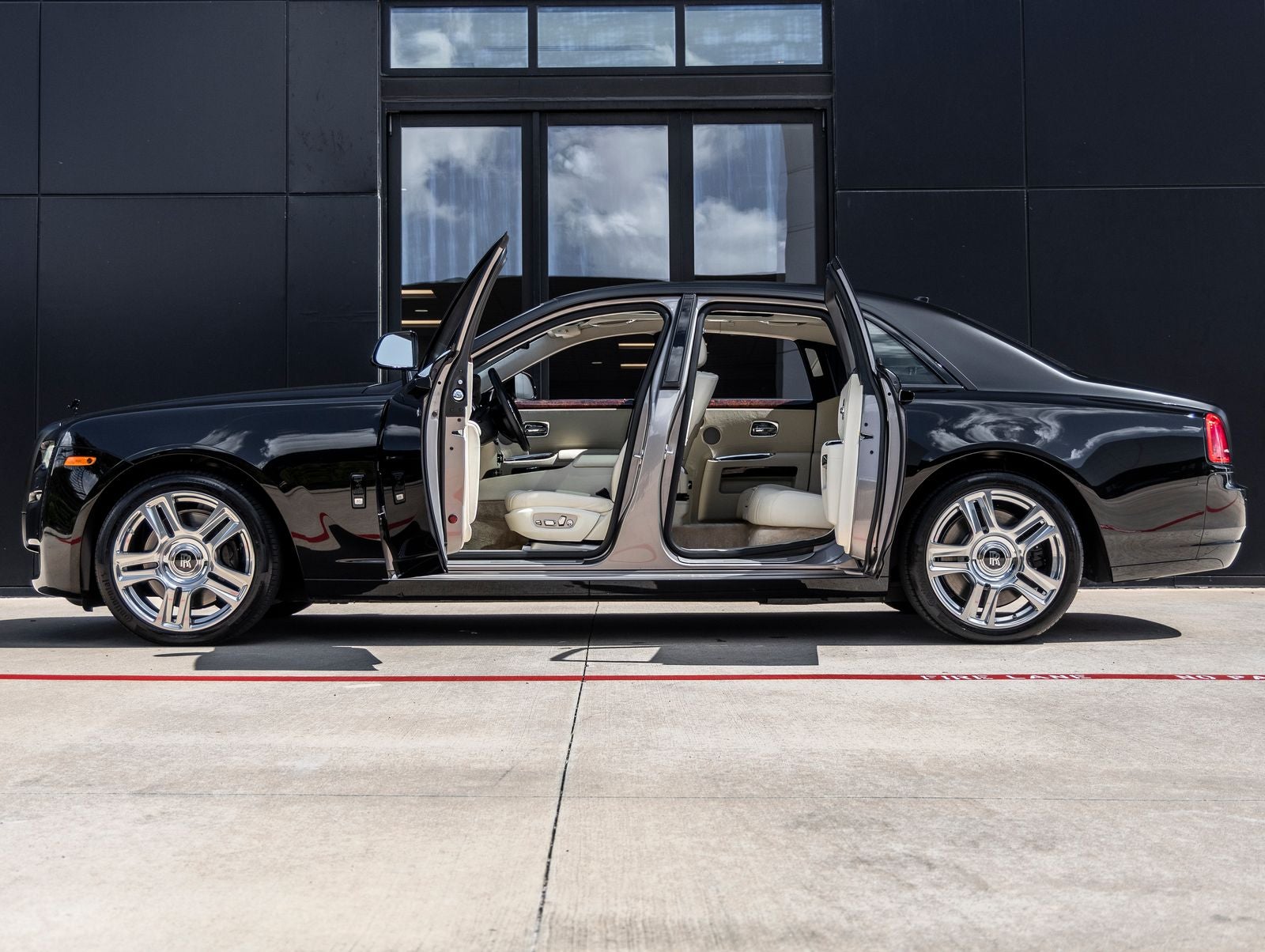 2015 Rolls-Royce Ghost Base