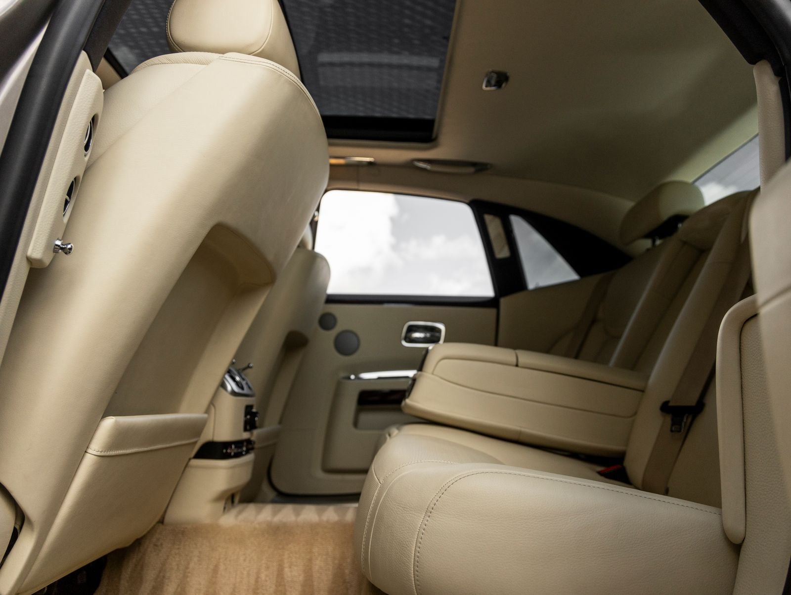 2015 Rolls-Royce Ghost Base