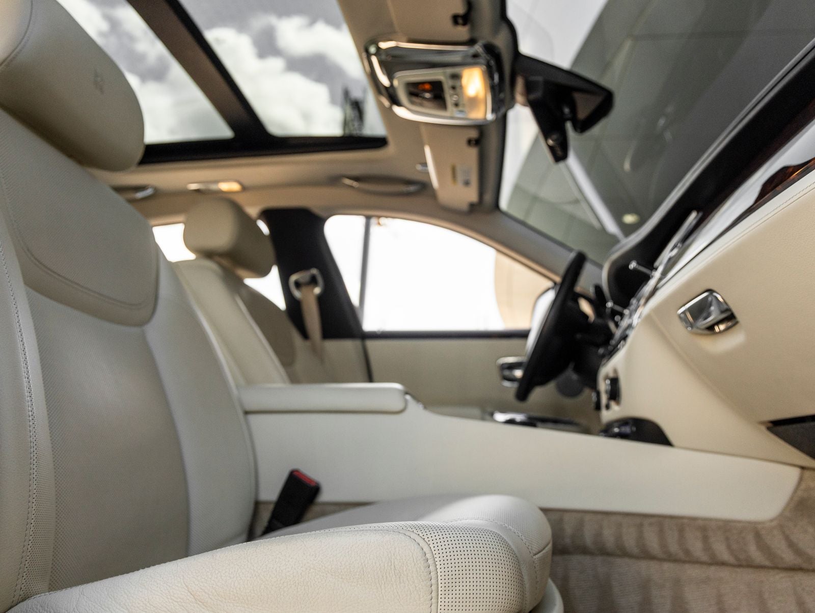 2015 Rolls-Royce Ghost Base