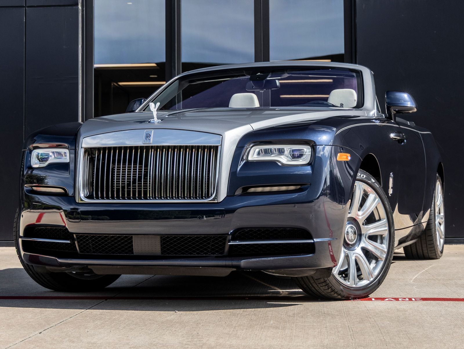 2016 Rolls-Royce Dawn Base