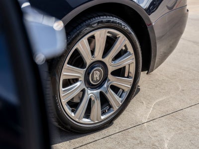 2016 Rolls-Royce Dawn Base