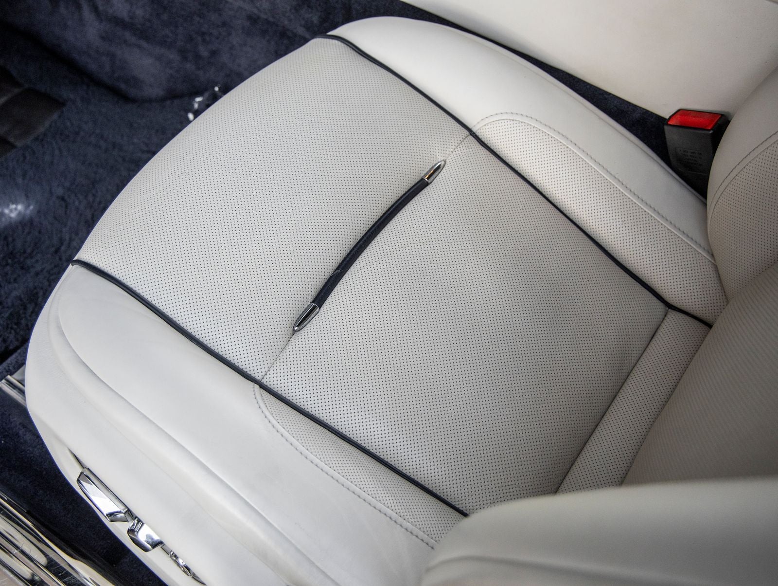 2016 Rolls-Royce Dawn Base