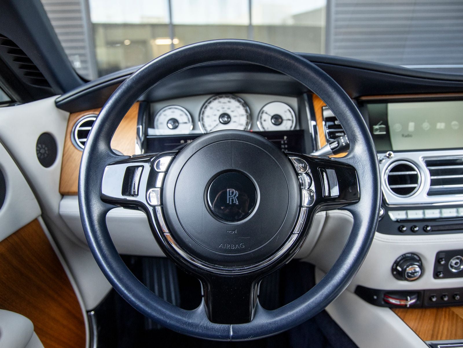 2016 Rolls-Royce Dawn Base