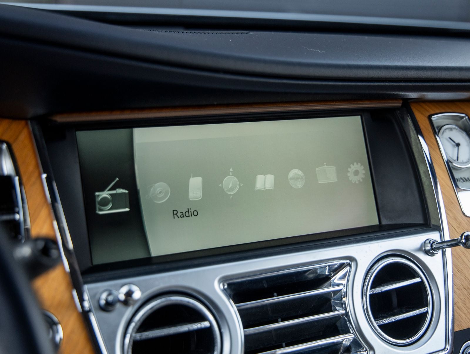 2016 Rolls-Royce Dawn Base