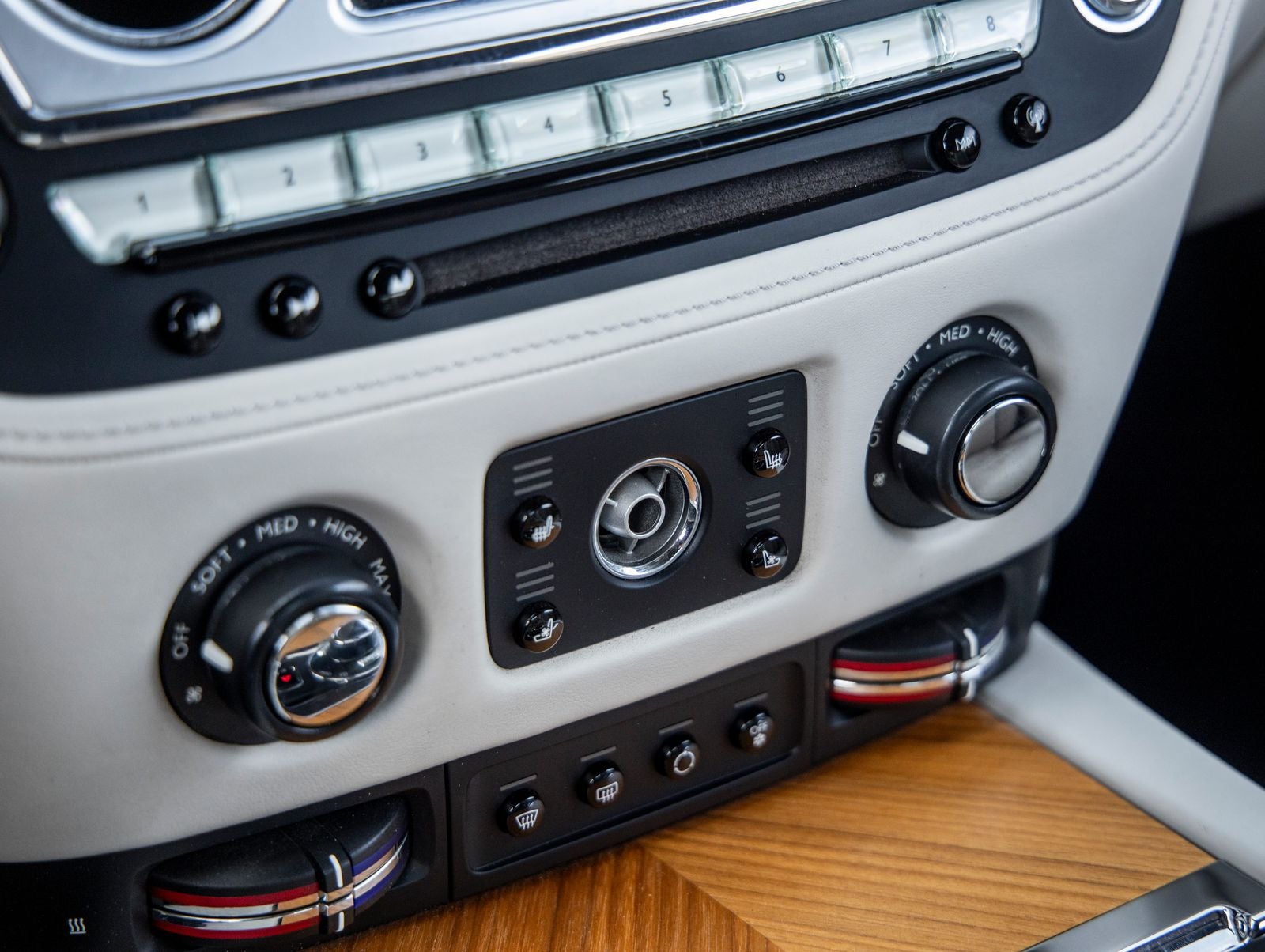 2016 Rolls-Royce Dawn Base
