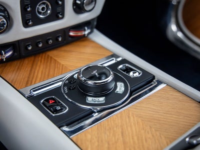 2016 Rolls-Royce Dawn Base