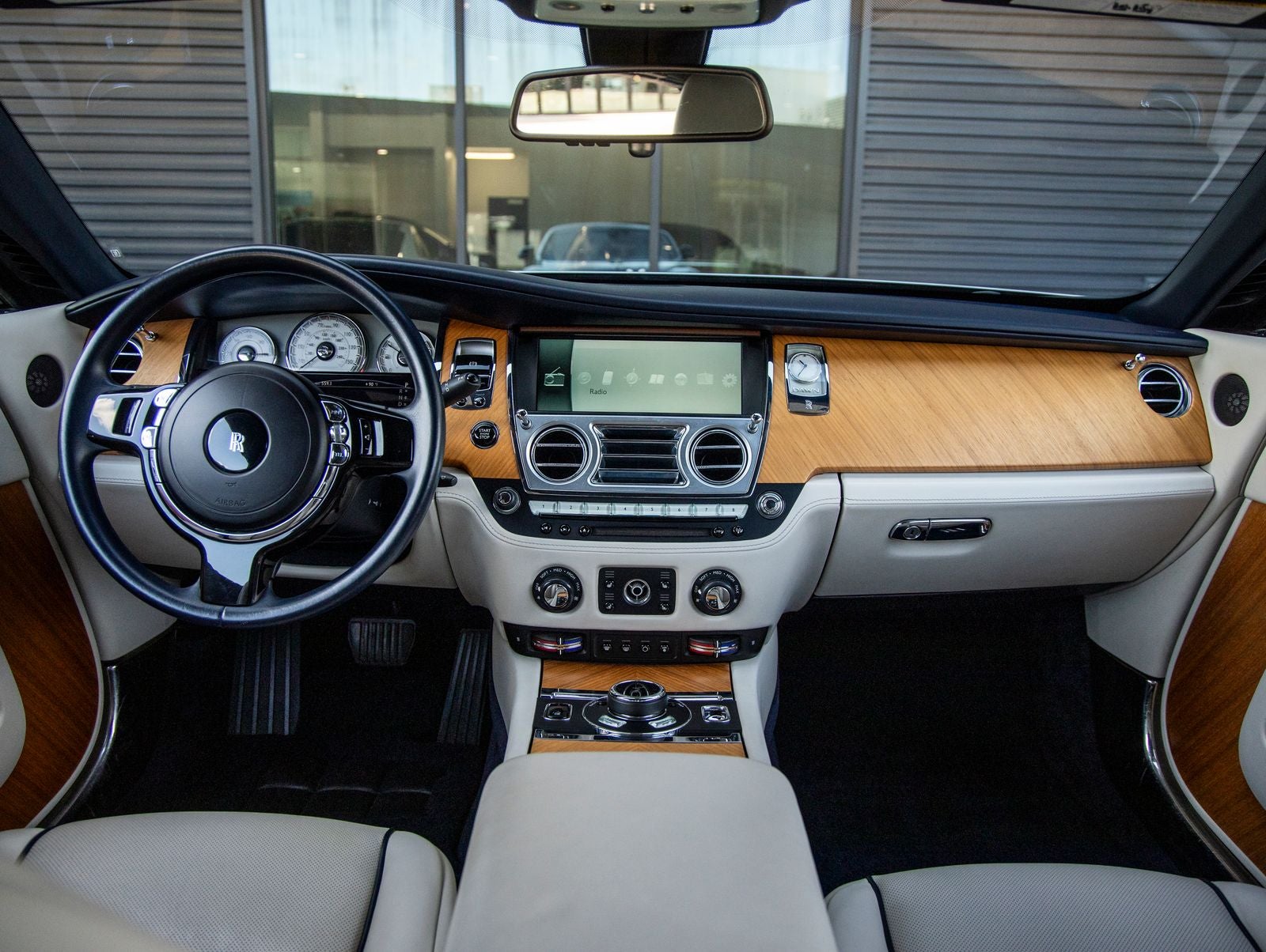 2016 Rolls-Royce Dawn Base