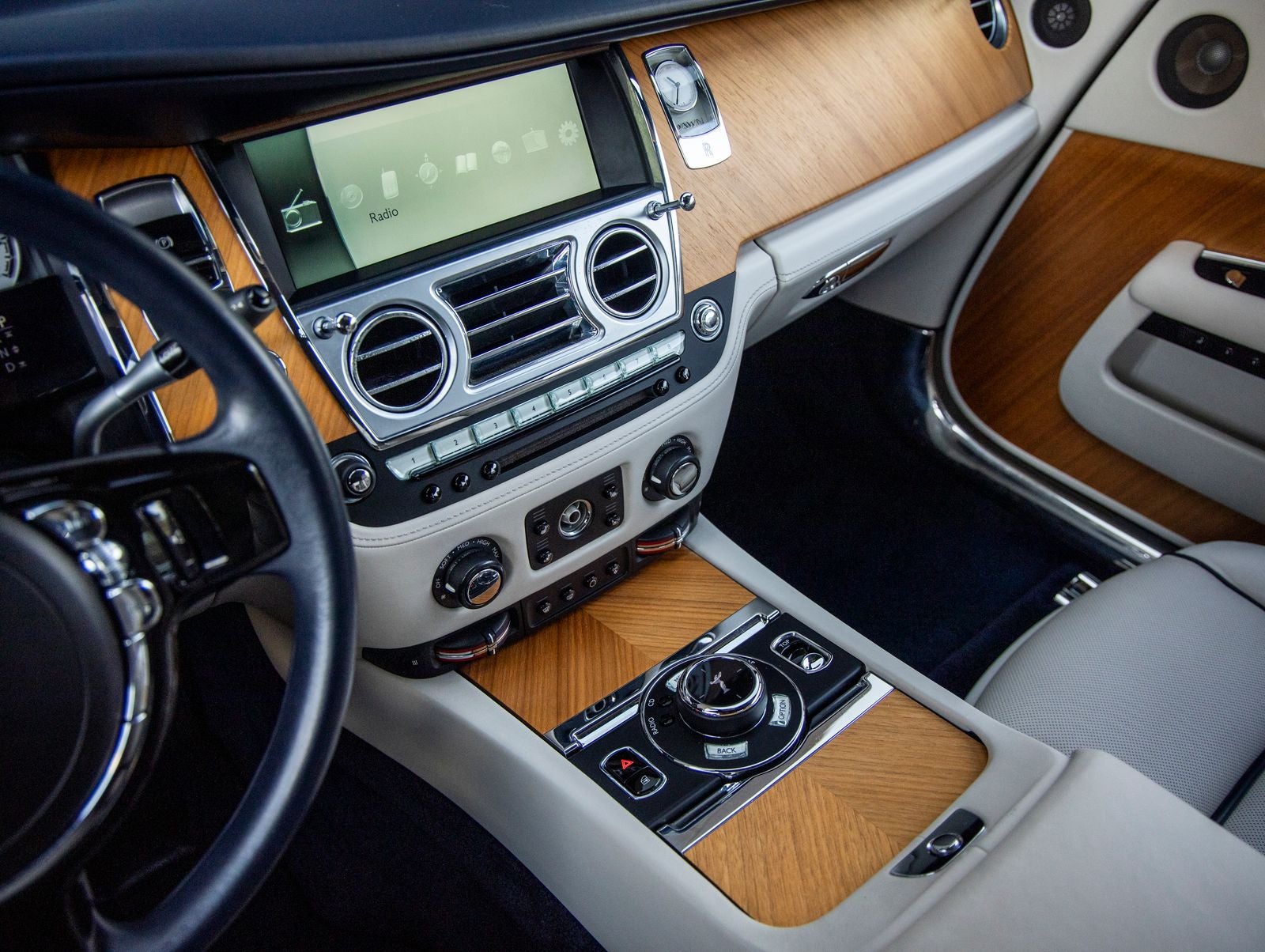2016 Rolls-Royce Dawn Base