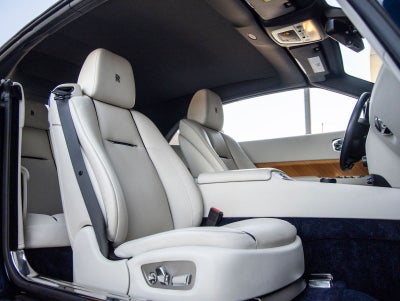 2016 Rolls-Royce Dawn Base