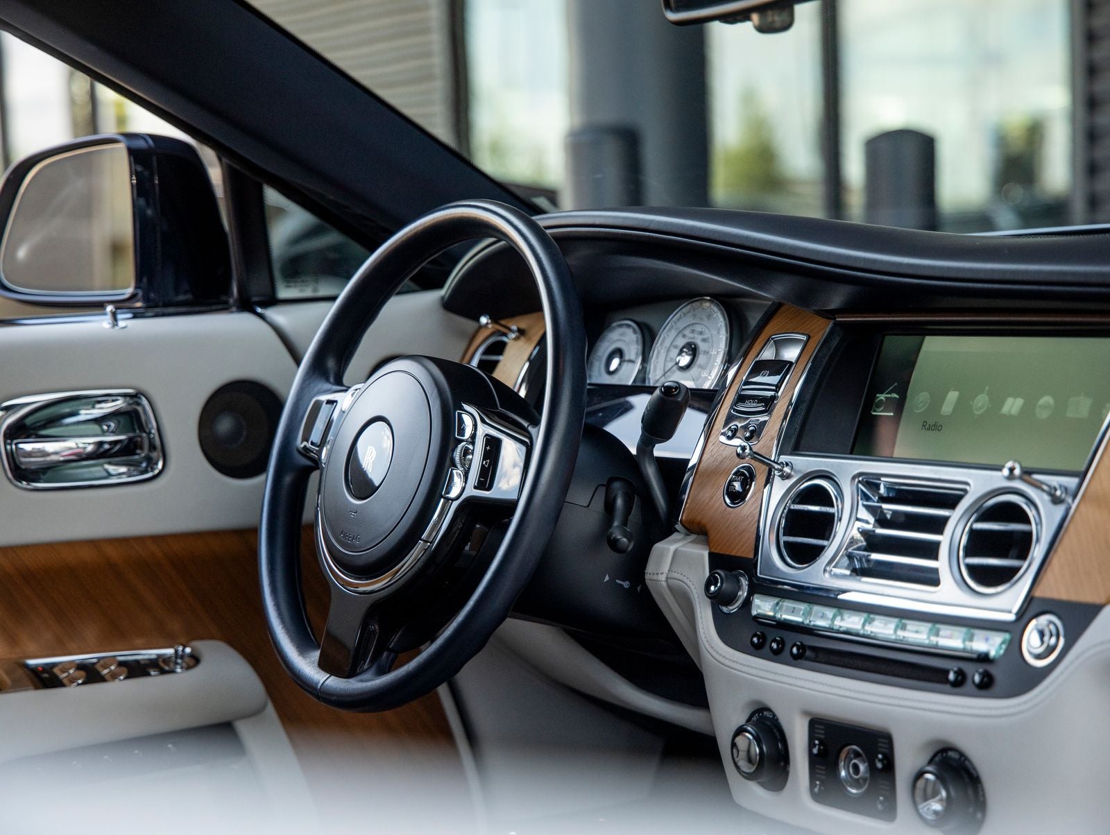 2016 Rolls-Royce Dawn Base