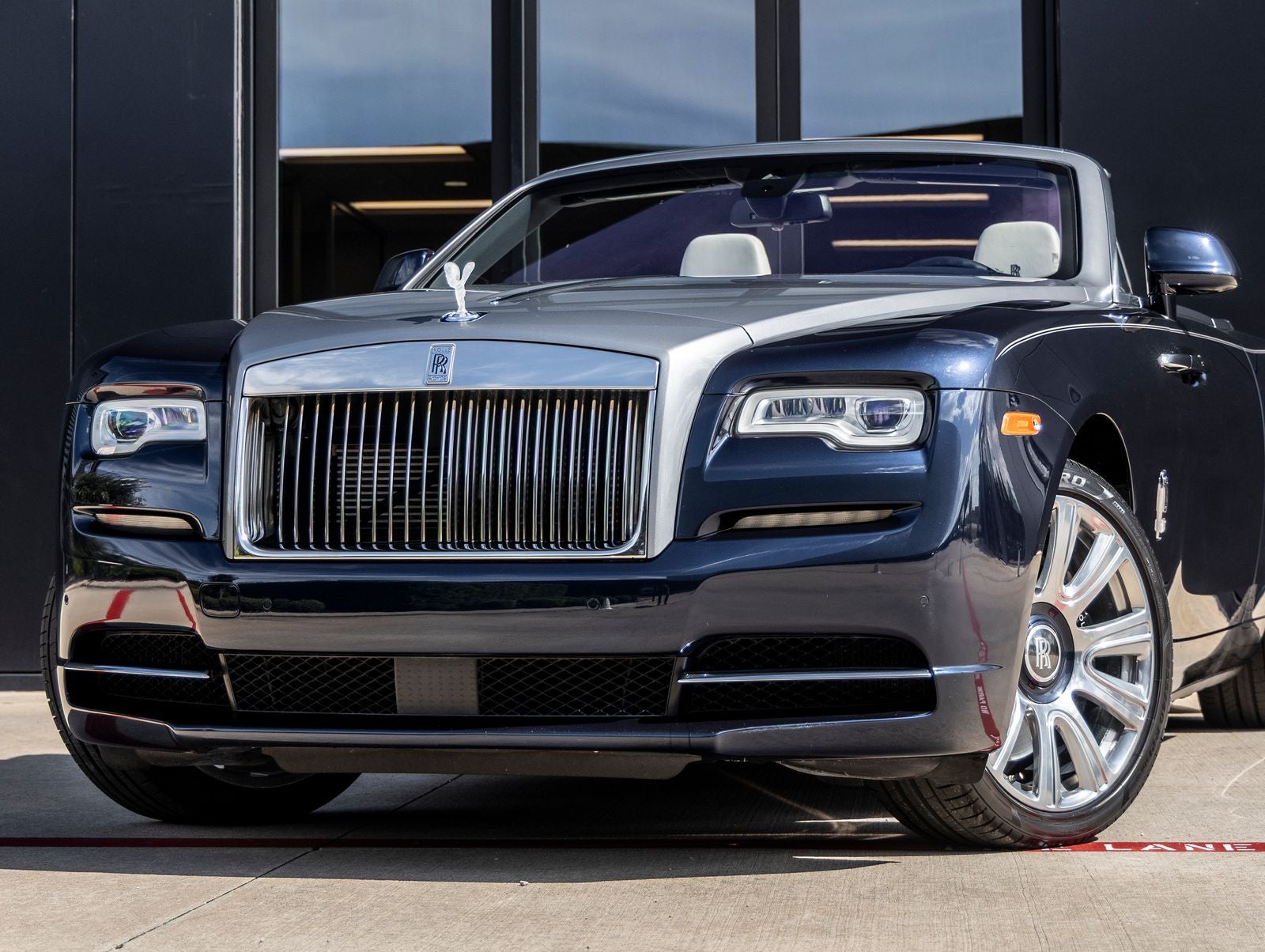 2016 Rolls-Royce Dawn Base