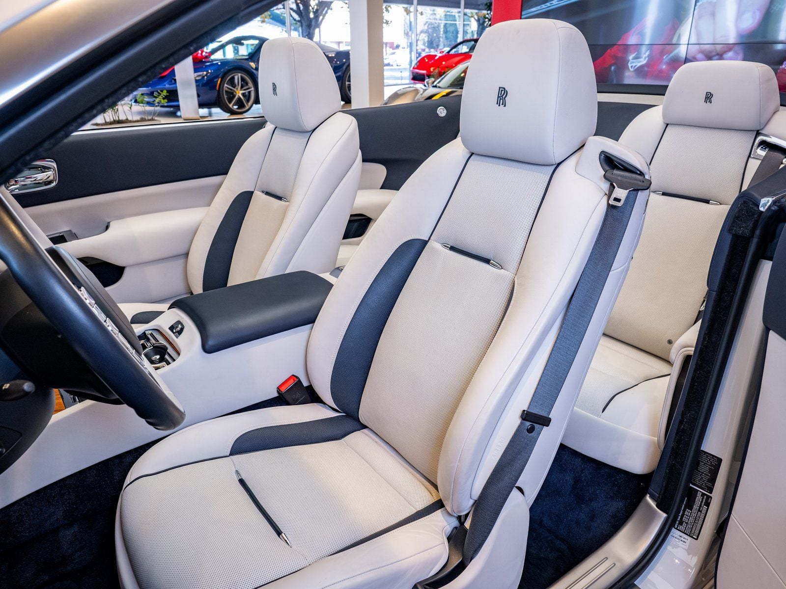 2018 Rolls-Royce Dawn Base