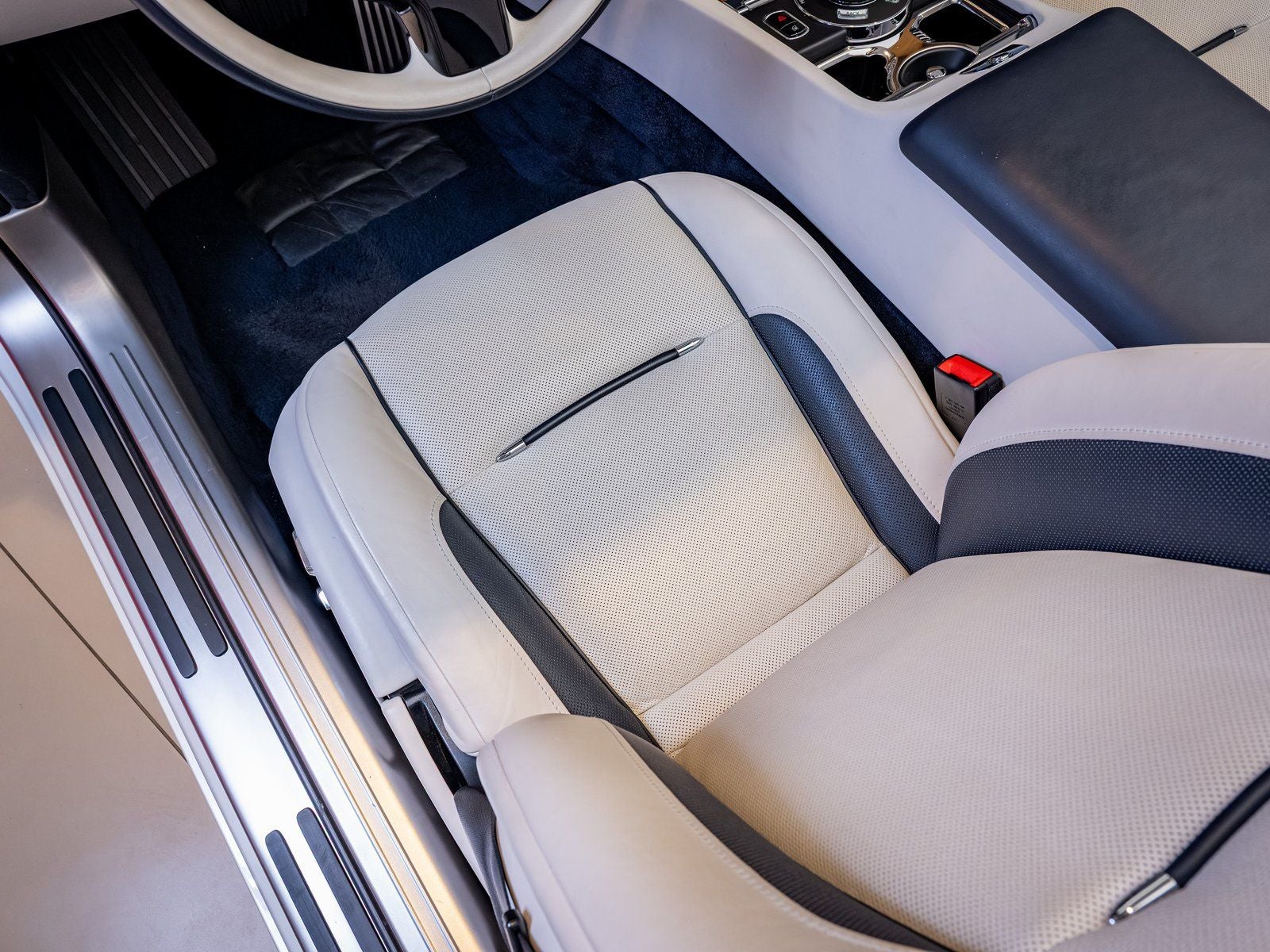 2018 Rolls-Royce Dawn Base