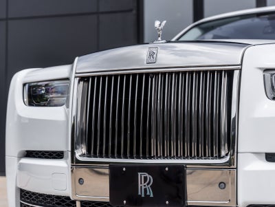 2023 Rolls-Royce Phantom Base