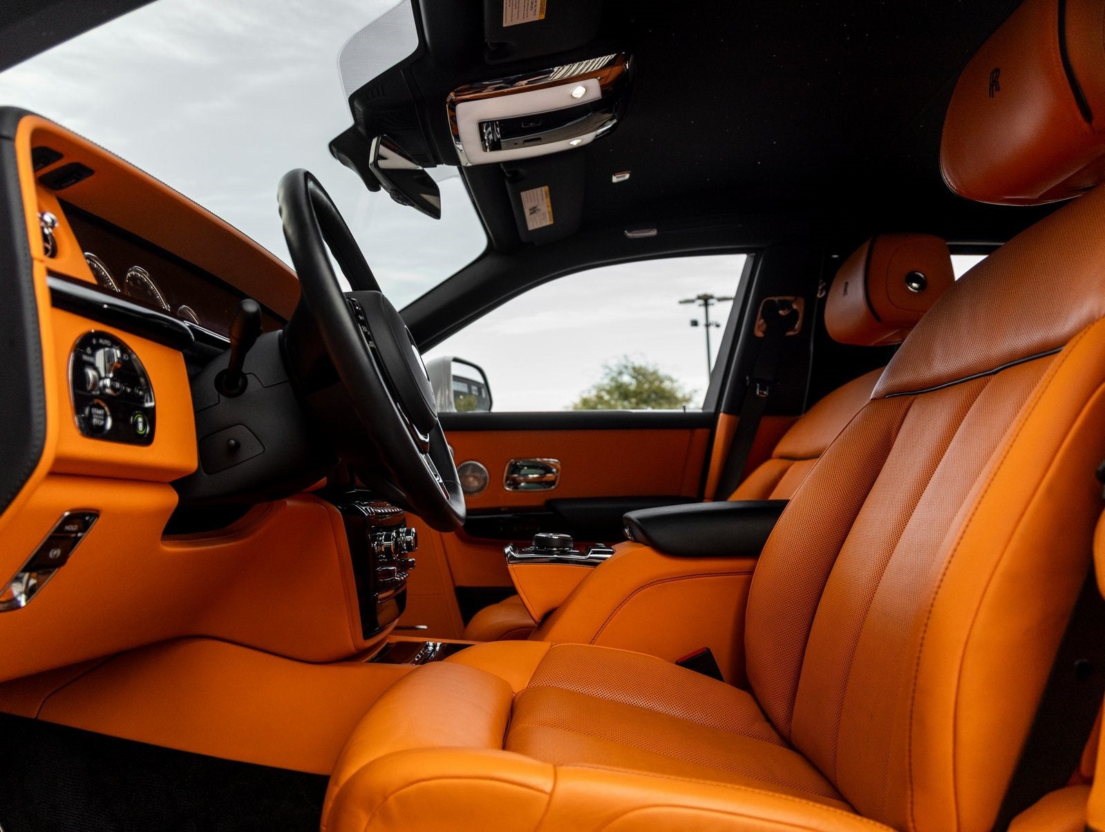 2022 Rolls-Royce Phantom Base