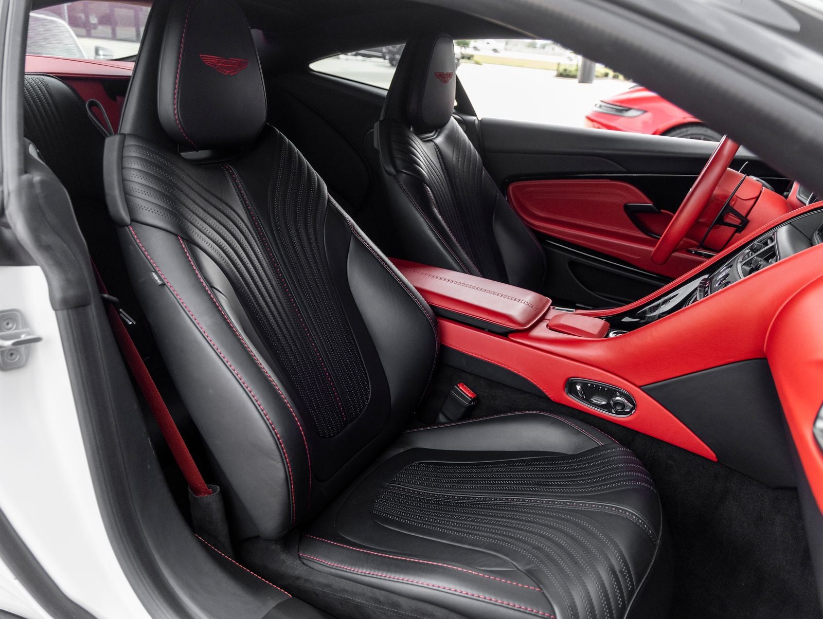2022 Aston Martin DB11 Base