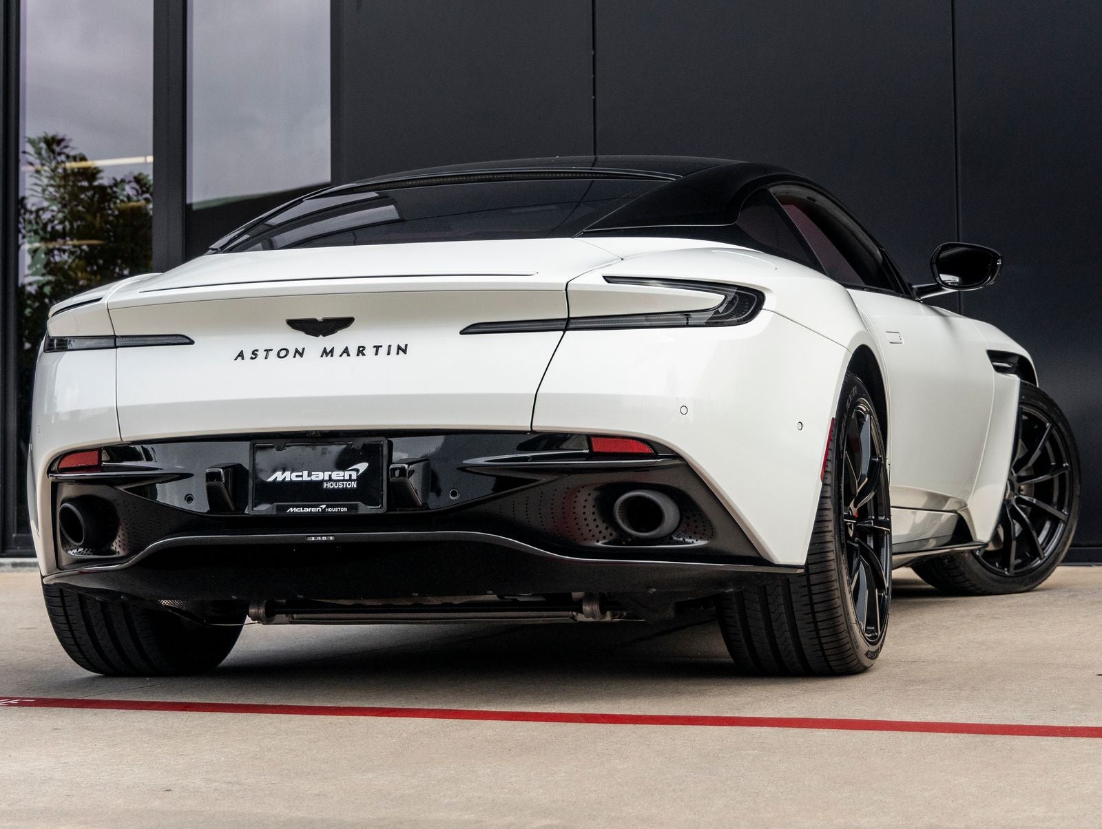2022 Aston Martin DB11 Base