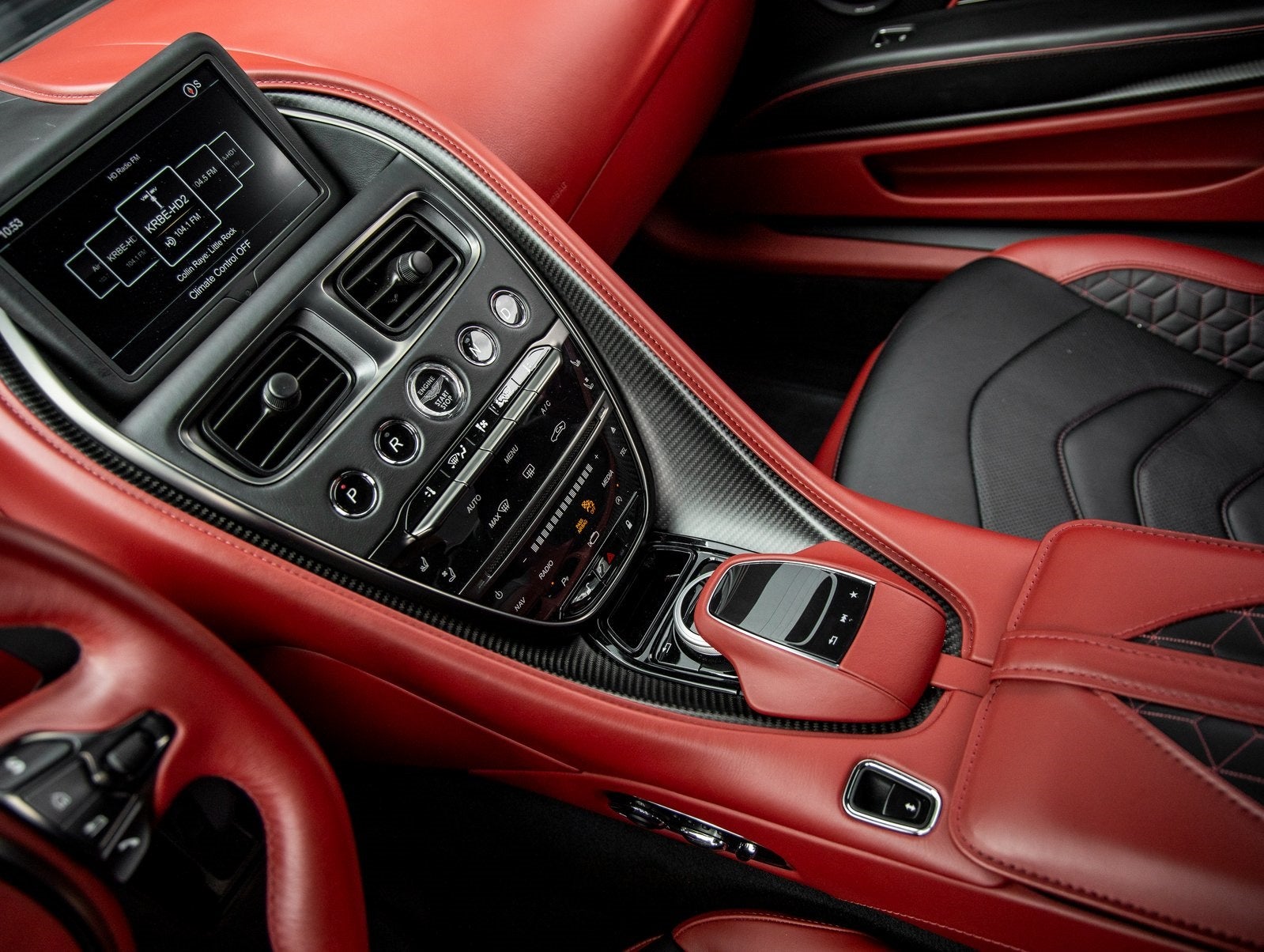 2019 Aston Martin DBS Superleggera