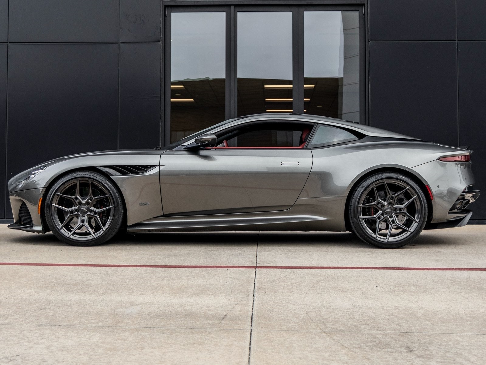 2019 Aston Martin DBS Superleggera