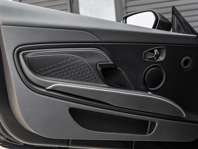 2022 Aston Martin DBS Superleggera