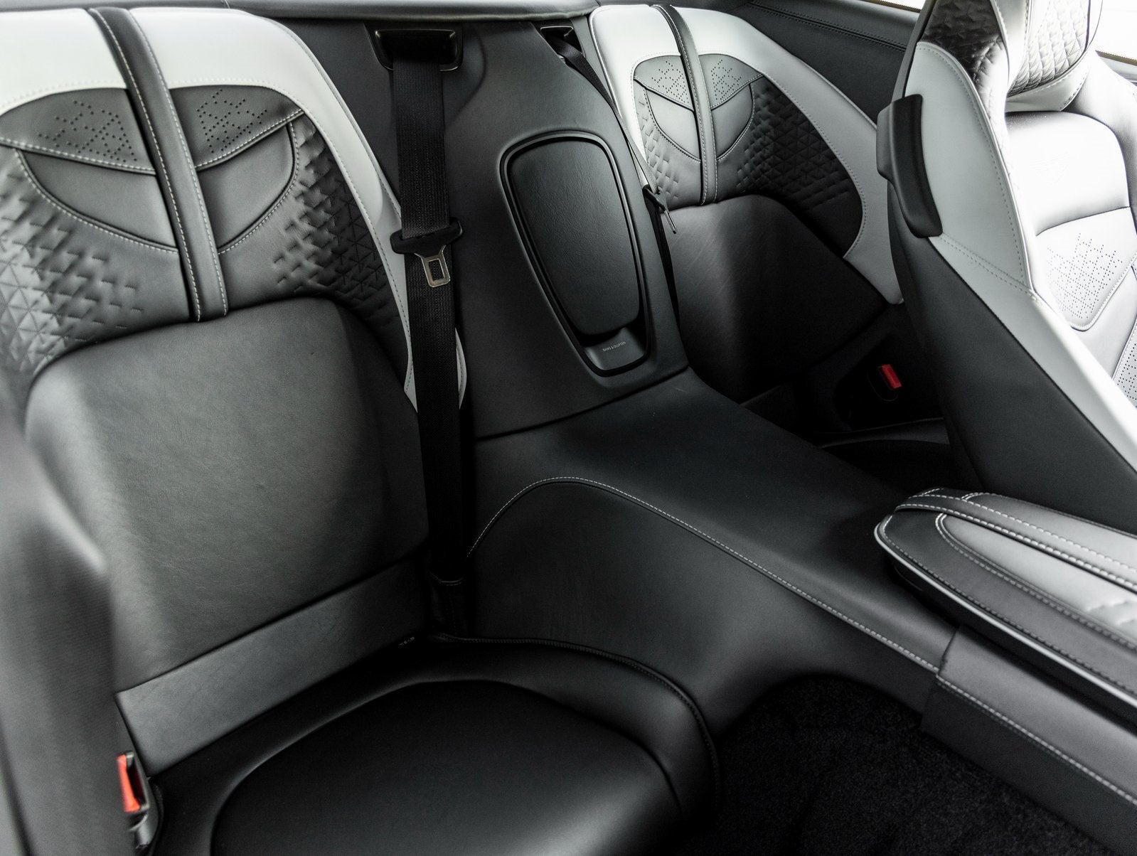 2022 Aston Martin DBS Superleggera