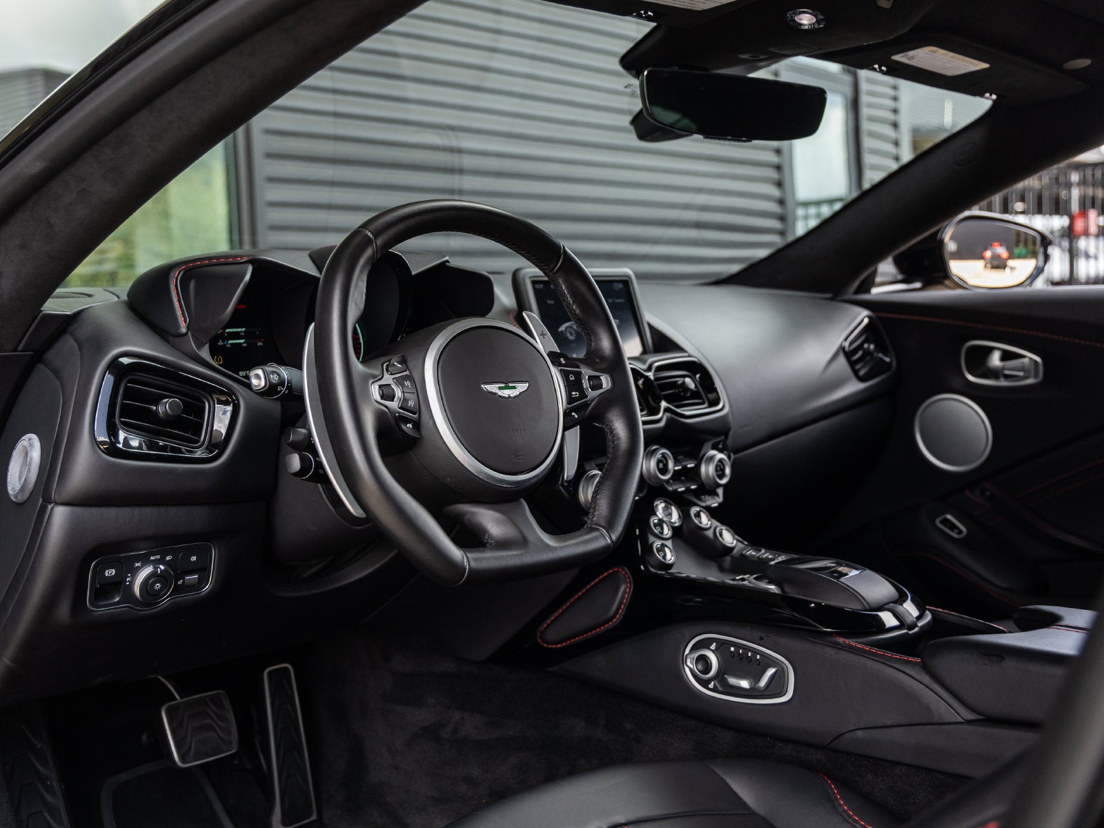 2023 Aston Martin Vantage Base