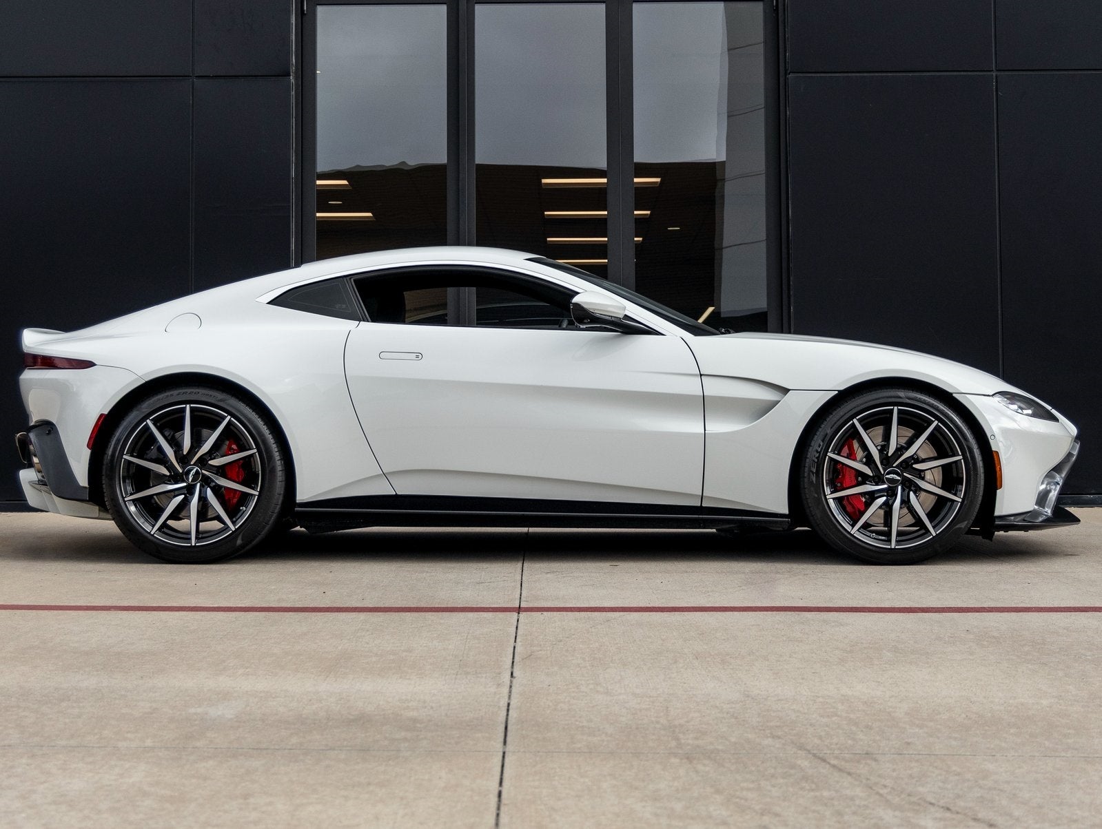 2019 Aston Martin Vantage Base