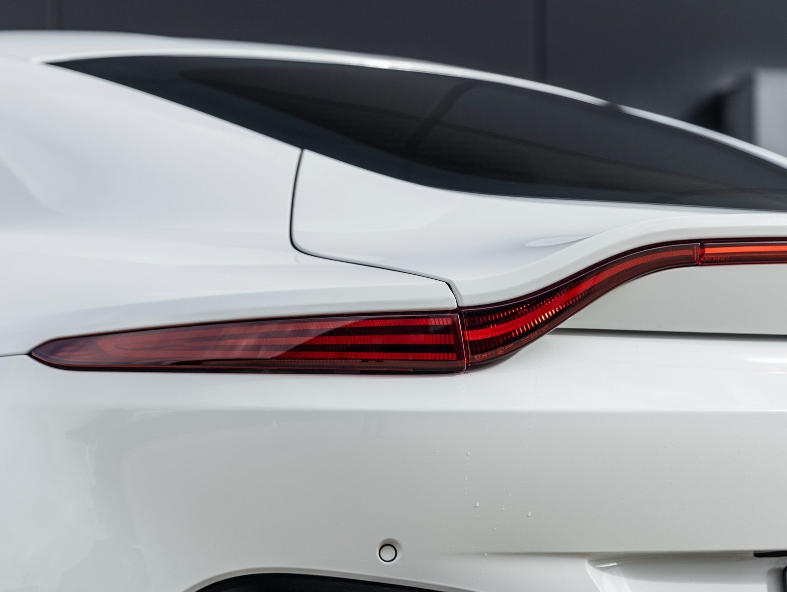 2019 Aston Martin Vantage Base