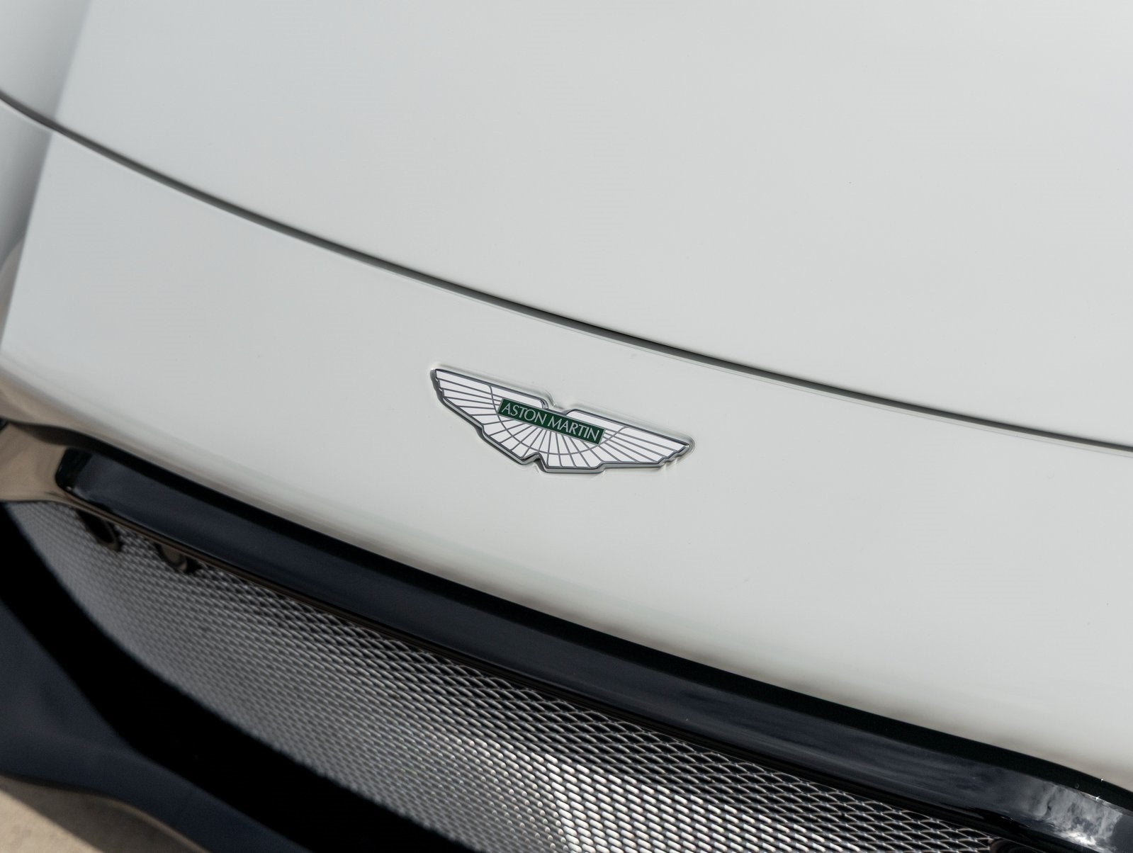 2019 Aston Martin Vantage Base