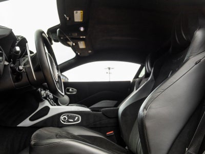 2019 Aston Martin Vantage Base