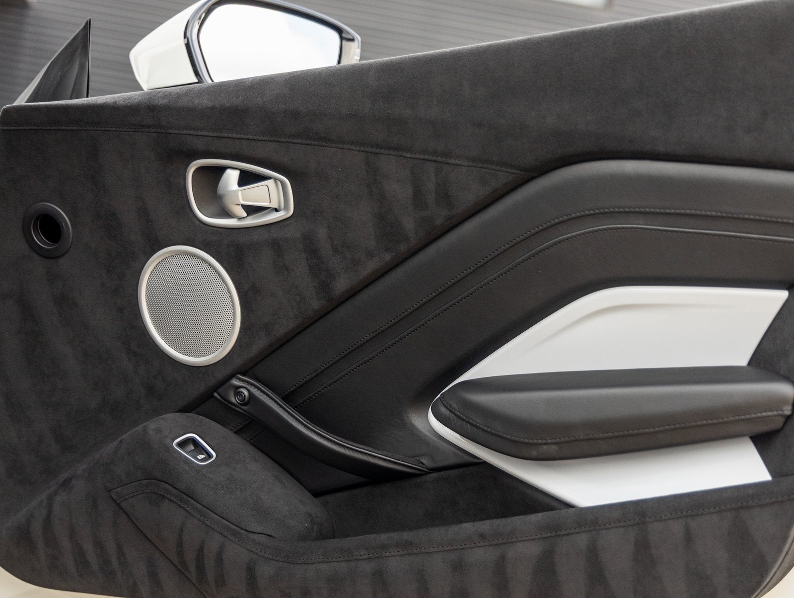 2019 Aston Martin Vantage Base