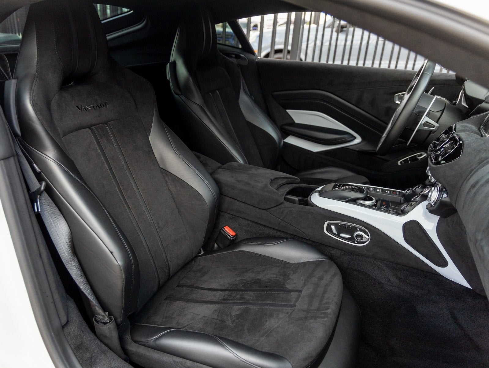 2019 Aston Martin Vantage Base