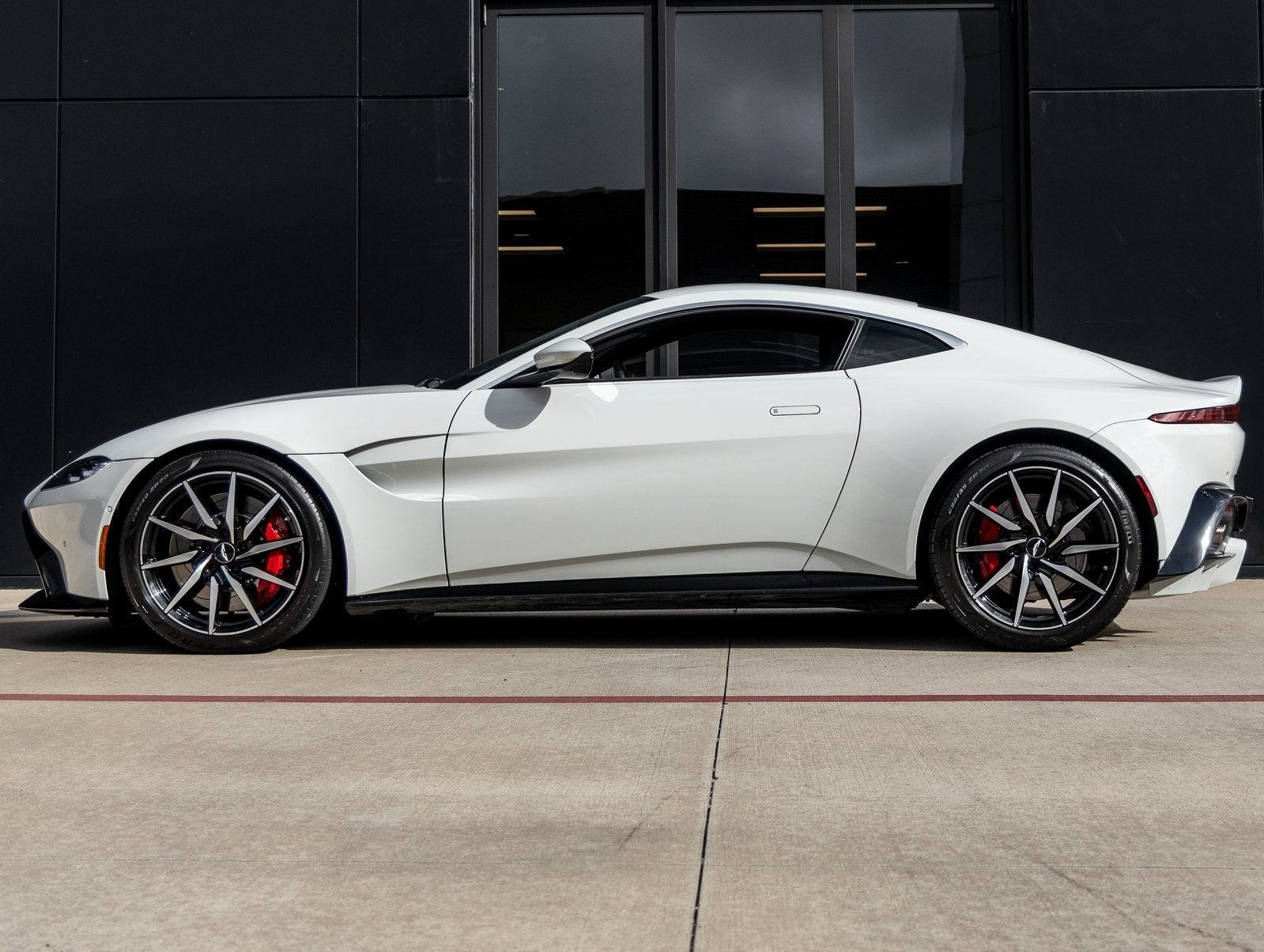 2019 Aston Martin Vantage Base