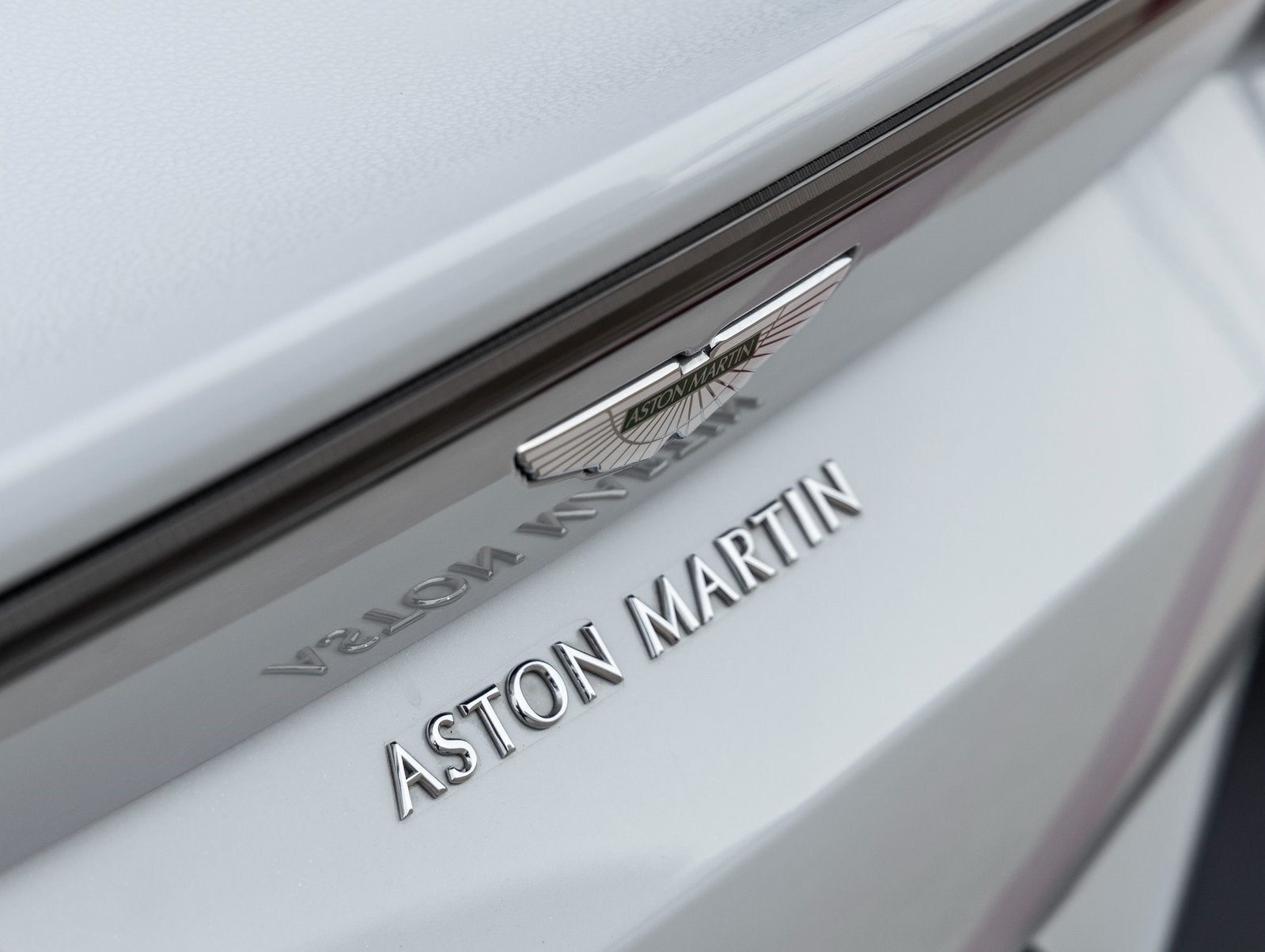 2020 Aston Martin Vantage Base