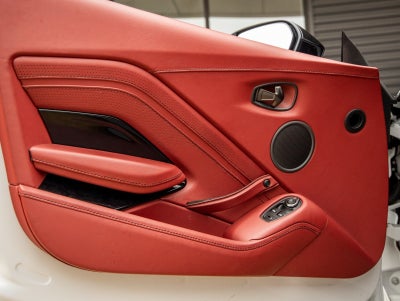 2020 Aston Martin Vantage Base