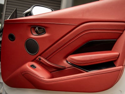 2020 Aston Martin Vantage Base