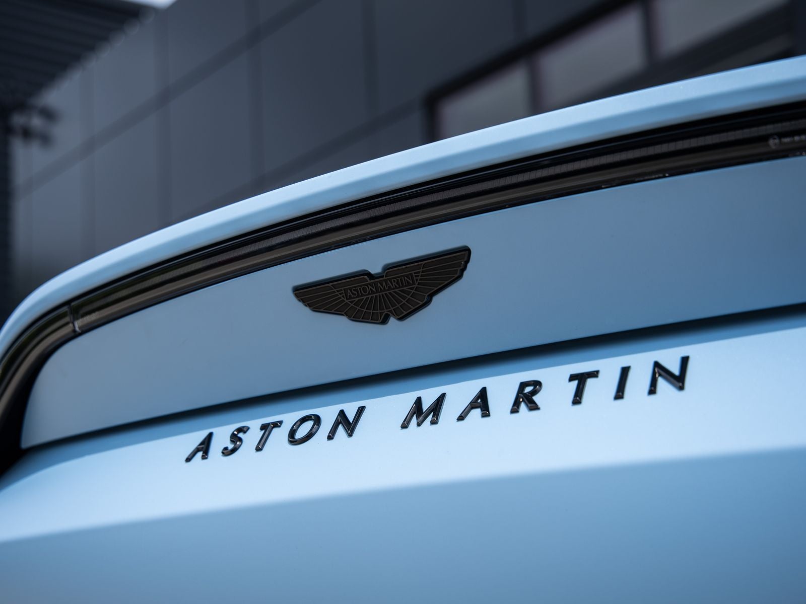 2022 Aston Martin Vantage Base