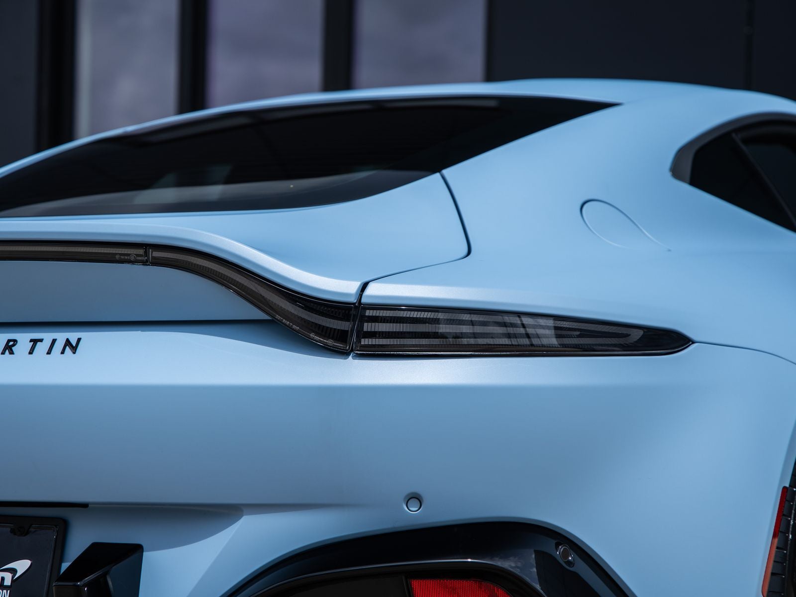 2022 Aston Martin Vantage Base