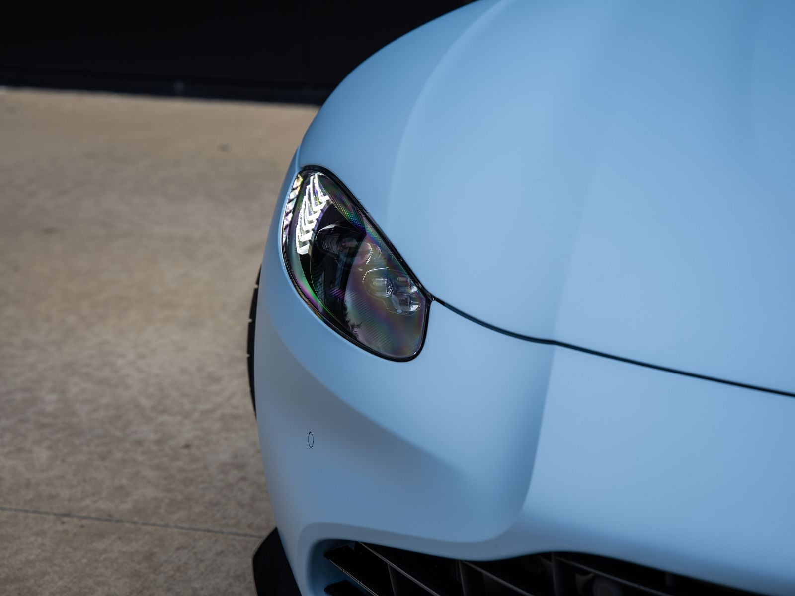 2022 Aston Martin Vantage Base