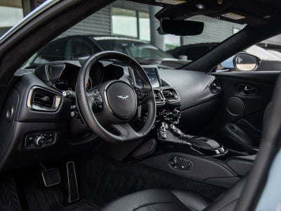 2022 Aston Martin Vantage Base