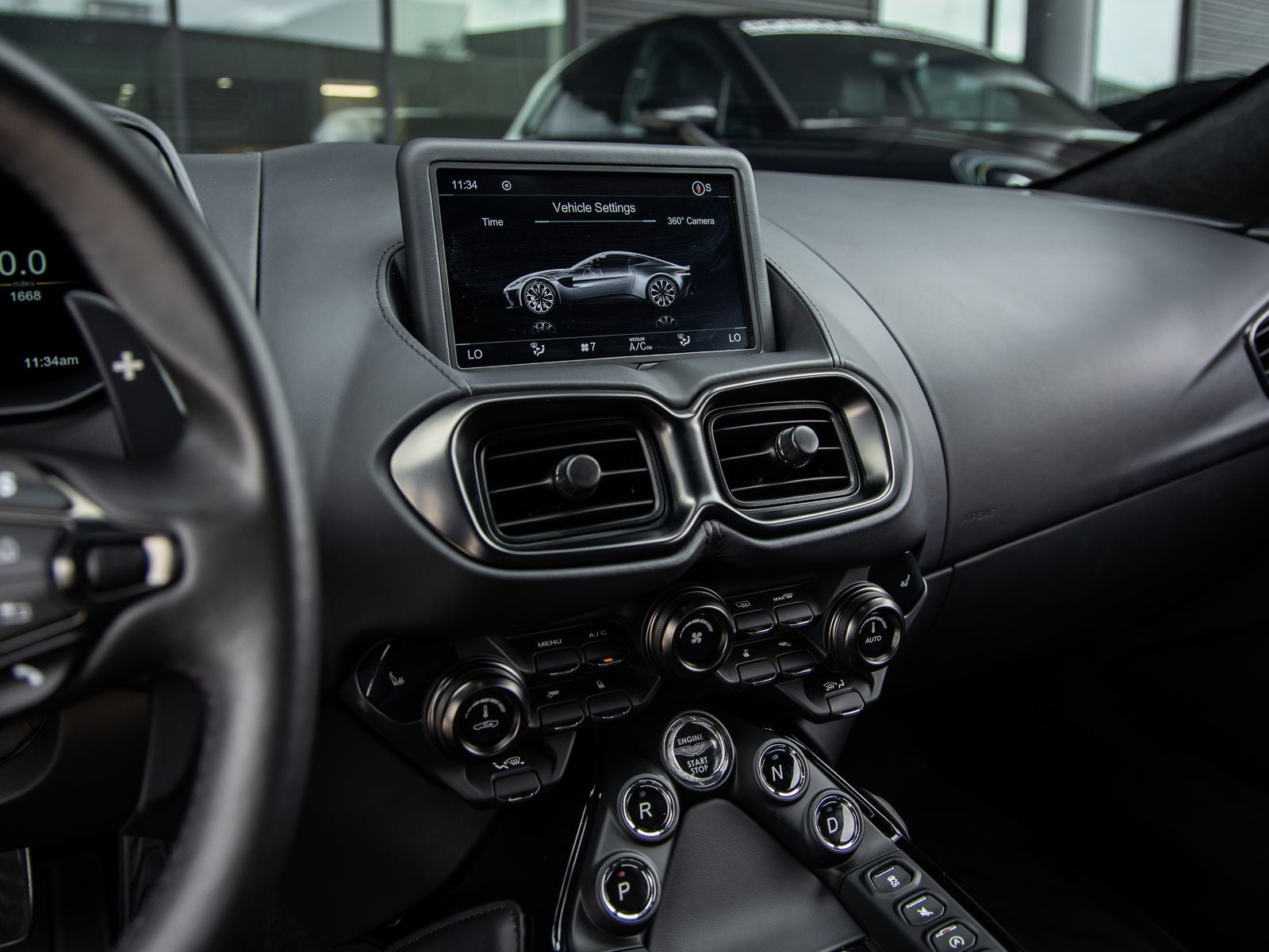 2022 Aston Martin Vantage Base